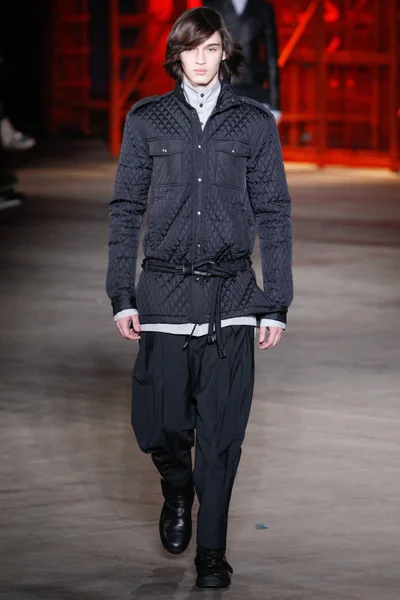 Look 28